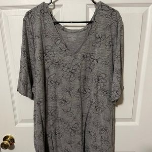 Lane Bryant 26/28 perfect sleeve tee
